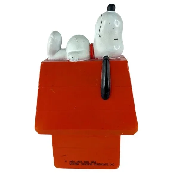 Vintage Snoopy On Red Doghouse Piggy Bank Chex Party Mix Plastic Peanuts - Picture 2 of 12